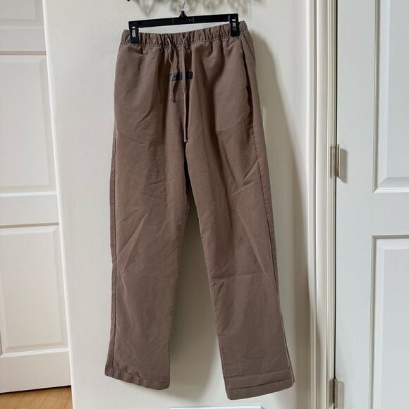 Fear Of God Essentials Relaxed Trouser Wood Brown XS - Picture 2 of 13